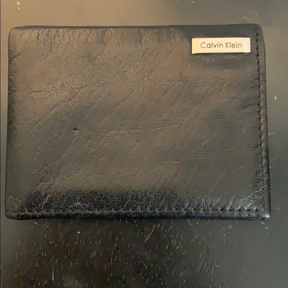 Men’s Calvin Klein Slim Bi-Fold Leather Wallet